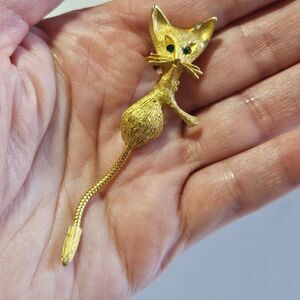 Gold Tone Kitty Cat Articulated Tail Brooch Vintage Green Rhinestone Eyes